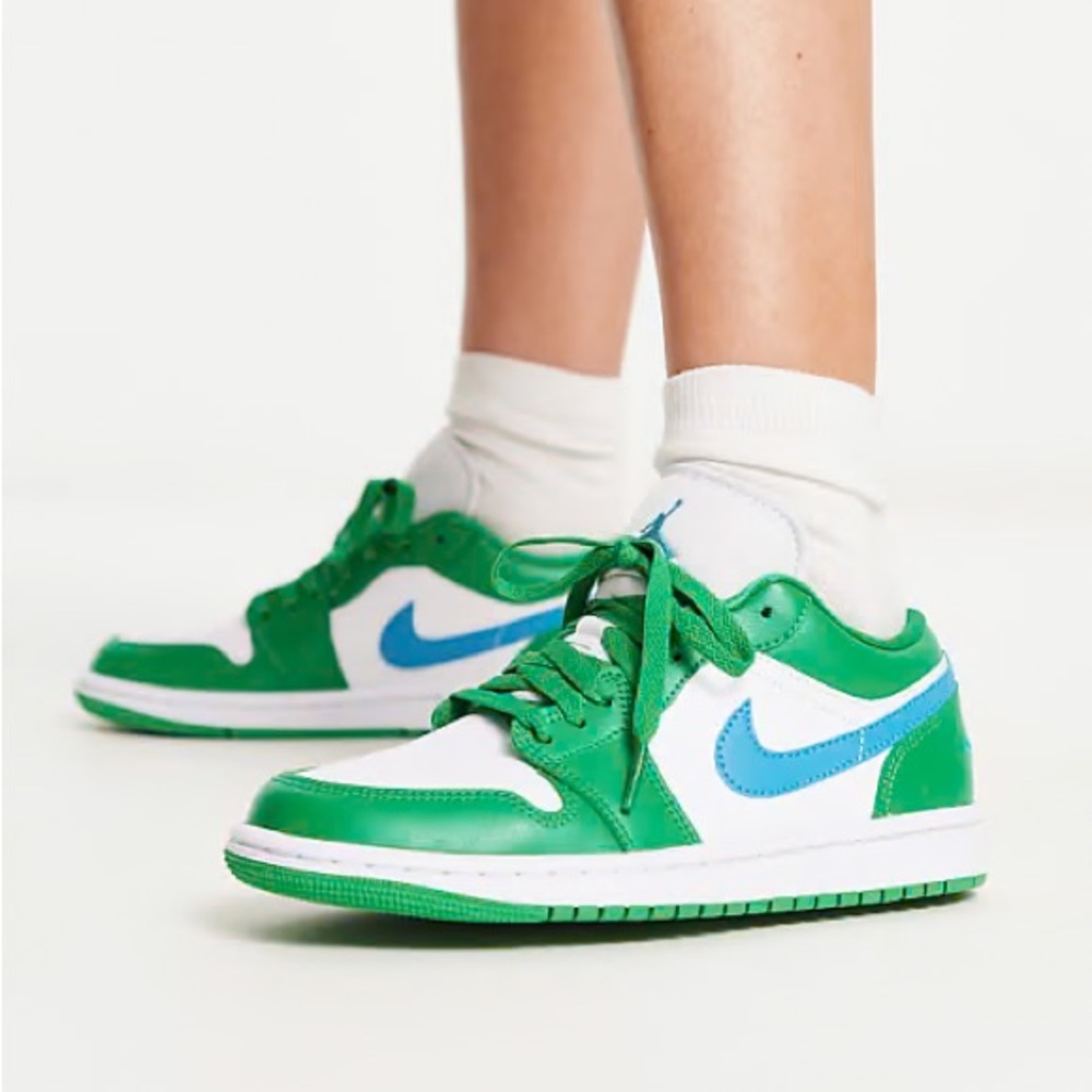 Women’s Jordan 1 Low Lucky Green Aquatone Sneakers 7.5